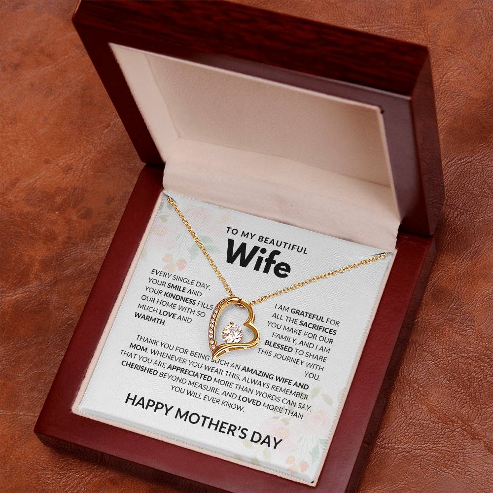 Amazing Wife and Mom - Forever Love Necklace