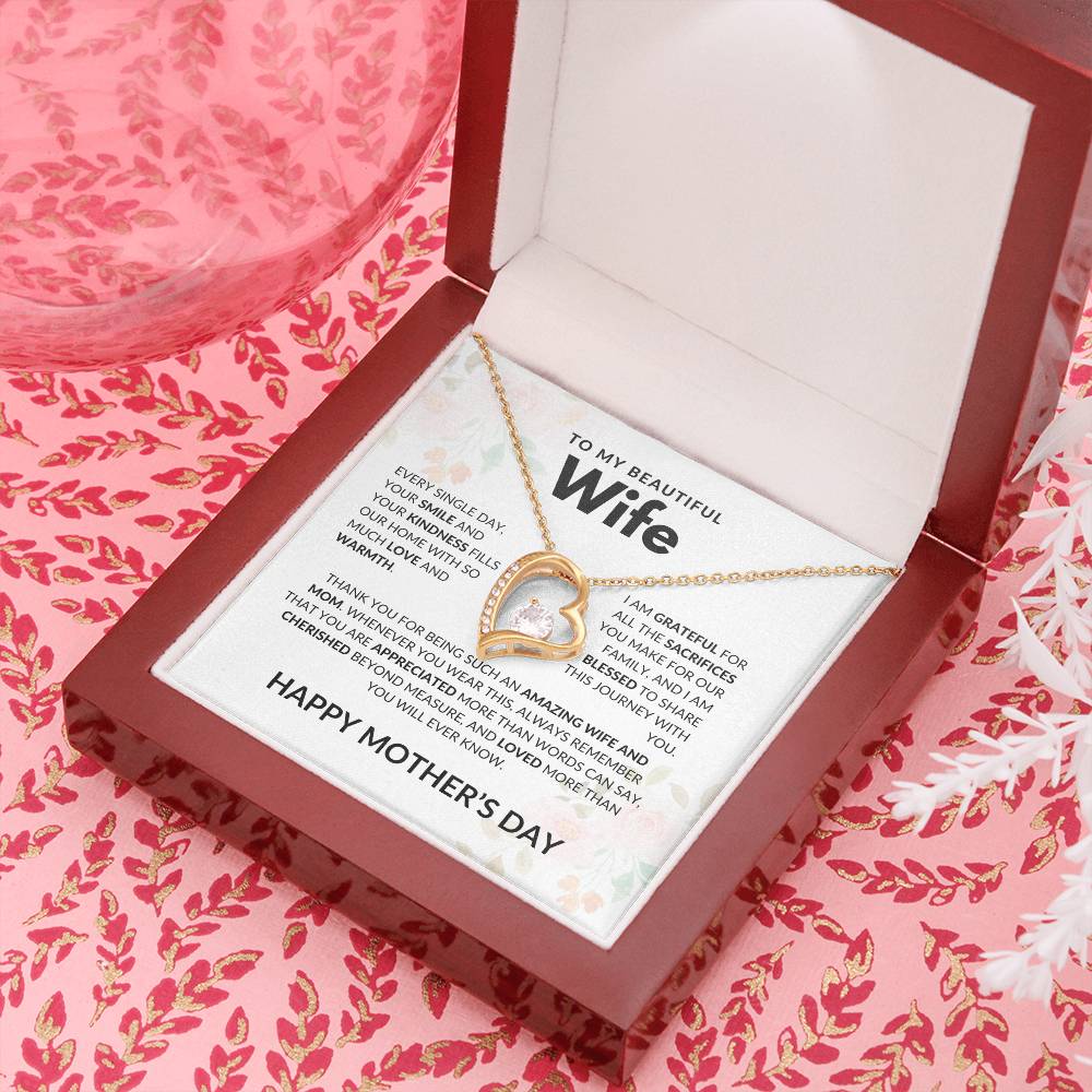 Amazing Wife and Mom - Forever Love Necklace