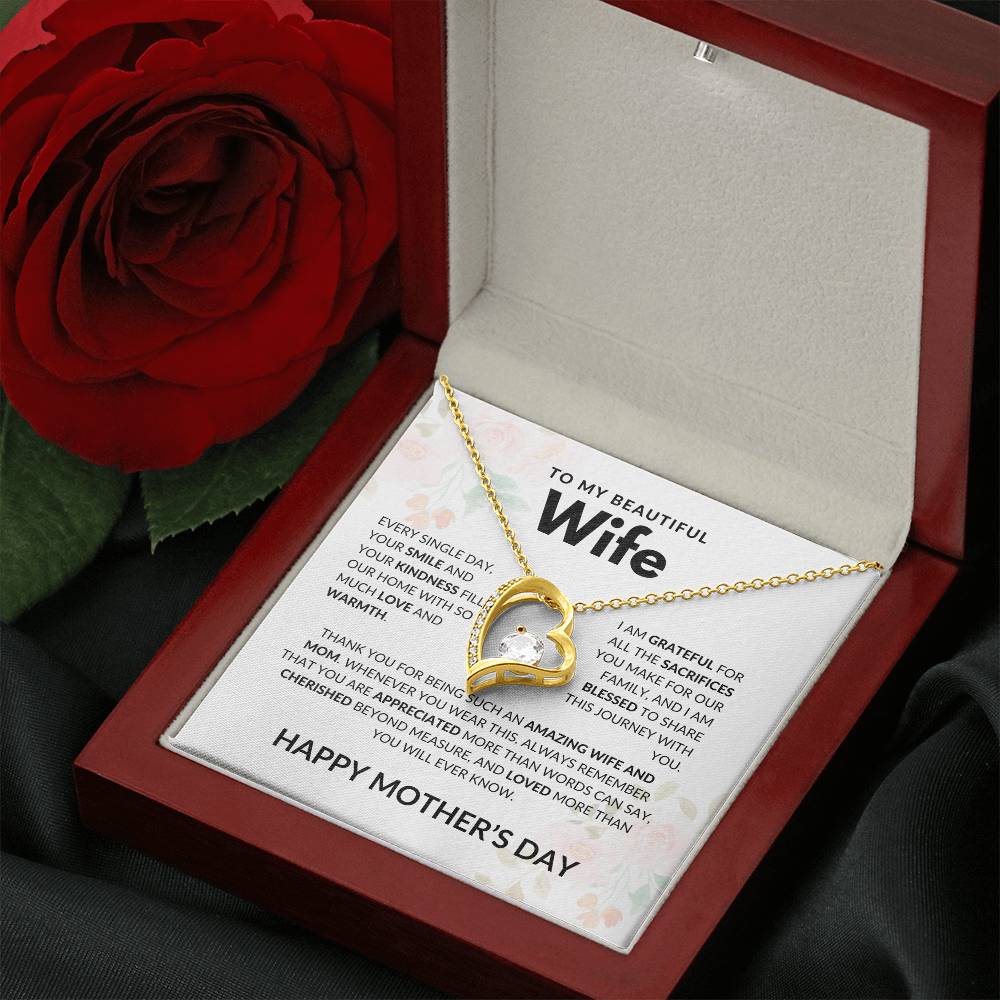 Amazing Wife and Mom - Forever Love Necklace