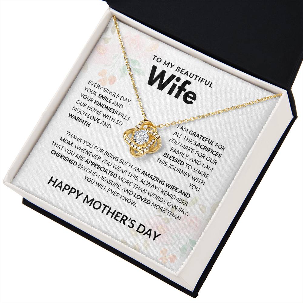 Amazing Wife and Mom - Love Knot Necklace