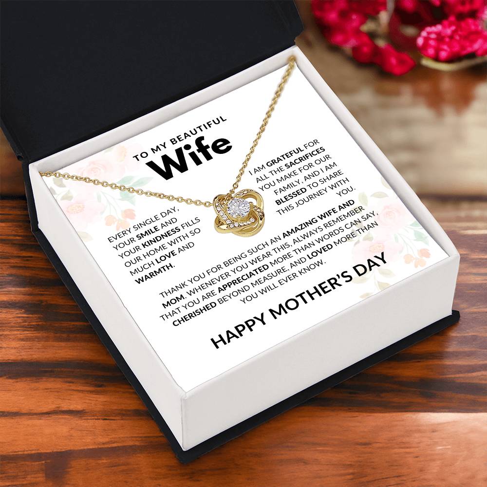 Amazing Wife and Mom - Love Knot Necklace