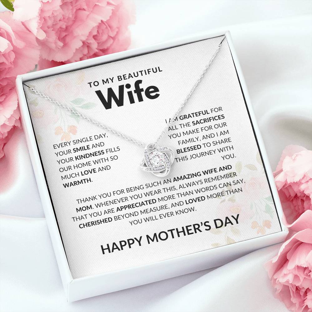 Amazing Wife and Mom - Love Knot Necklace