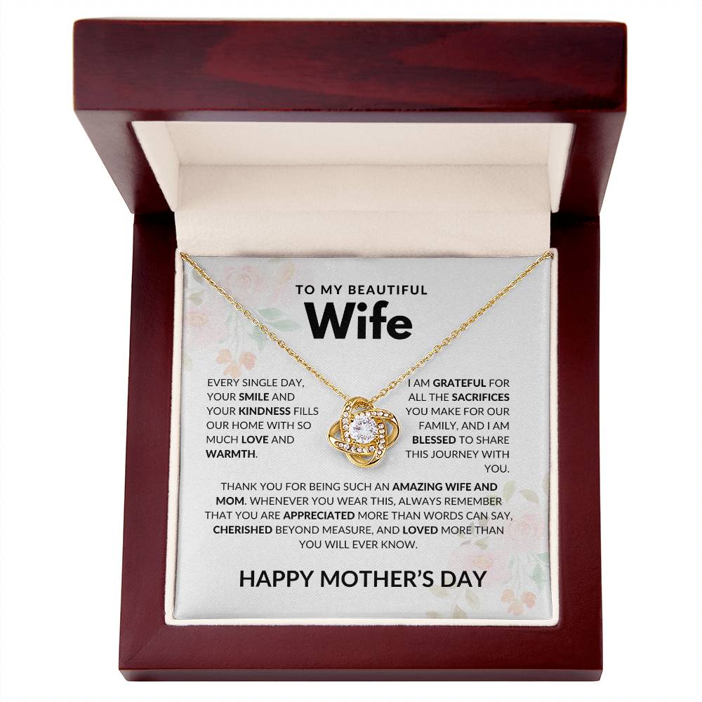 Amazing Wife and Mom - Love Knot Necklace