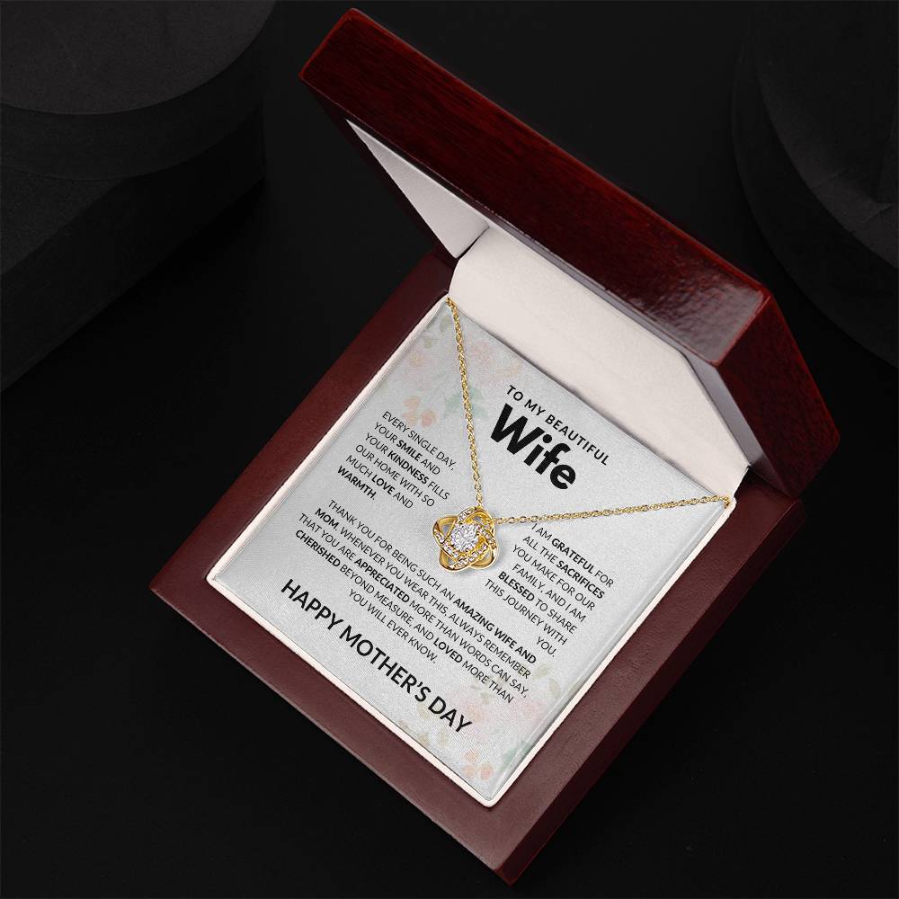 Amazing Wife and Mom - Love Knot Necklace