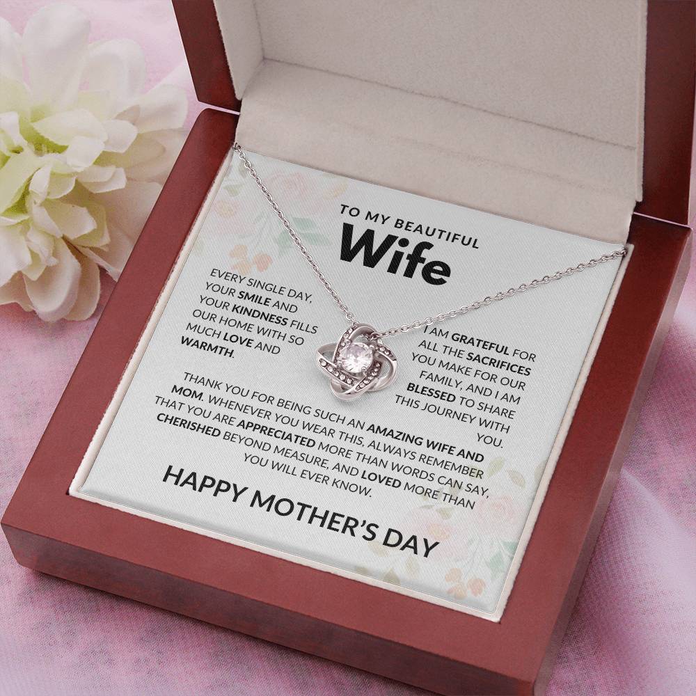 Amazing Wife and Mom - Love Knot Necklace