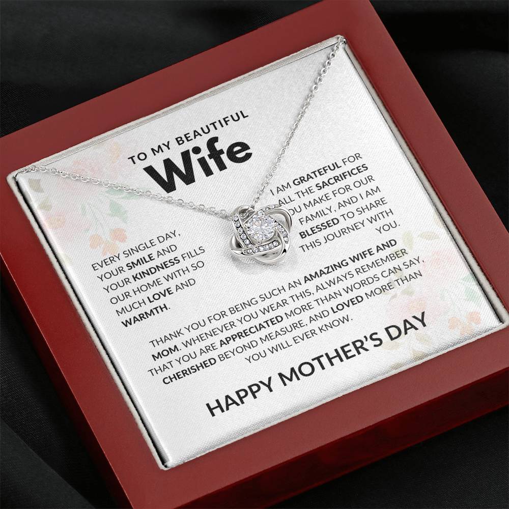 Amazing Wife and Mom - Love Knot Necklace