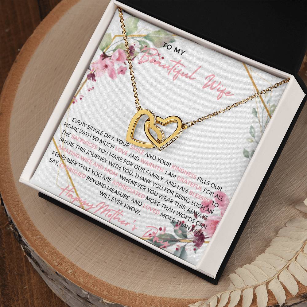 Amazing Wife and Mom - Interlocking Hearts Necklace