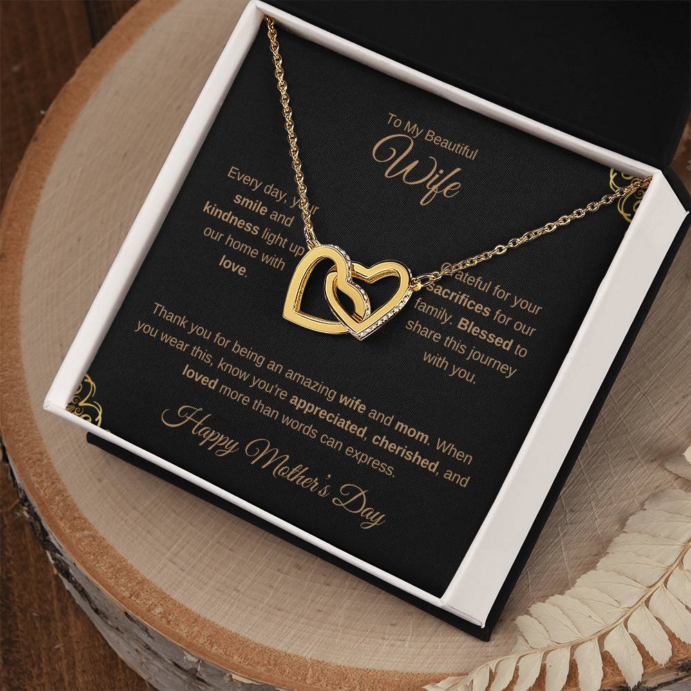 Amazing Wife and Mom - Interlocking Hearts Necklace