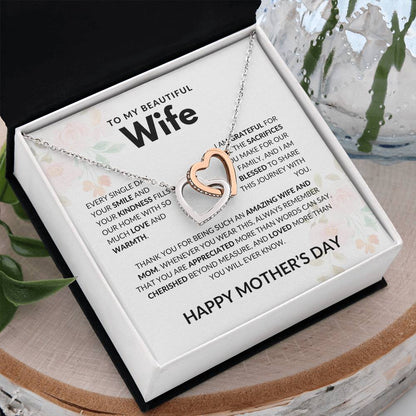 Amazing Wife and Mom - Interlocking Hearts Necklace