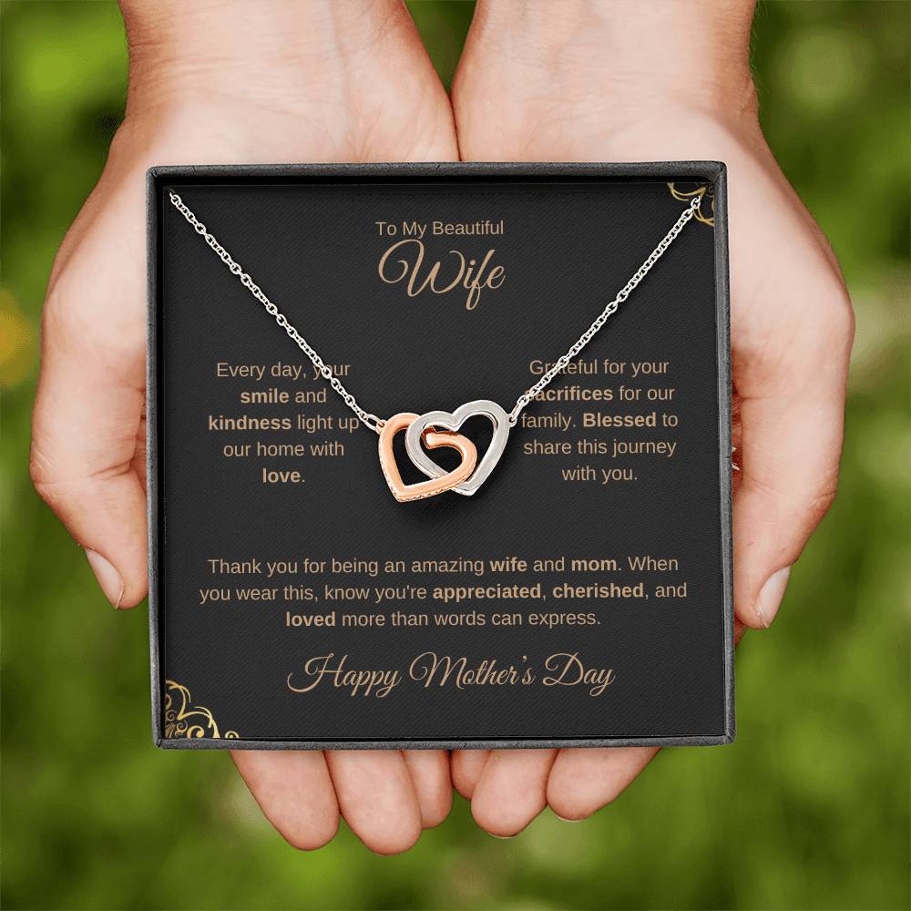 Amazing Wife and Mom - Interlocking Hearts Necklace