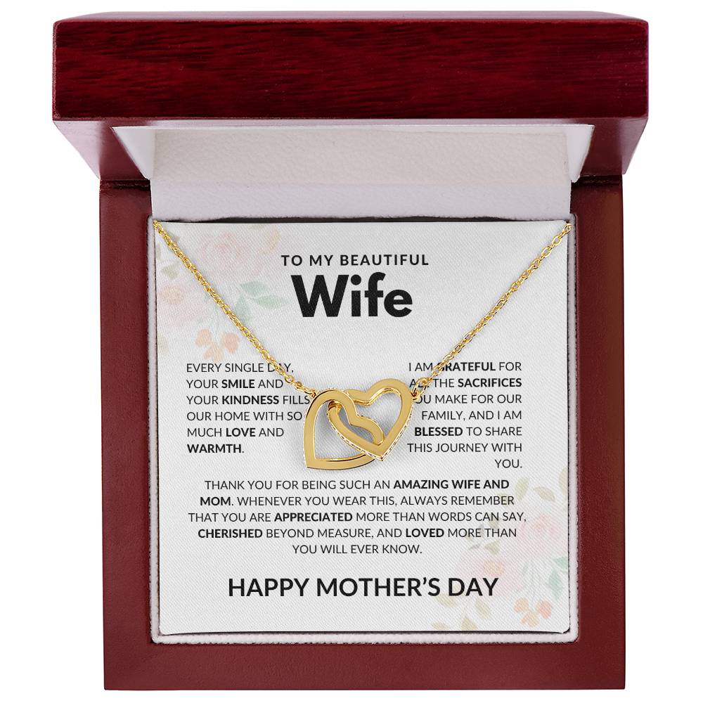 Amazing Wife and Mom - Interlocking Hearts Necklace