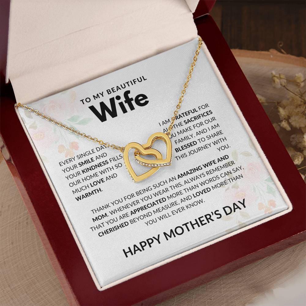 Amazing Wife and Mom - Interlocking Hearts Necklace