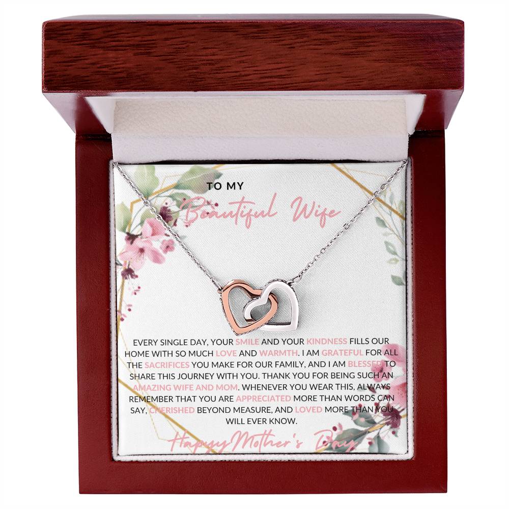 Amazing Wife and Mom - Interlocking Hearts Necklace