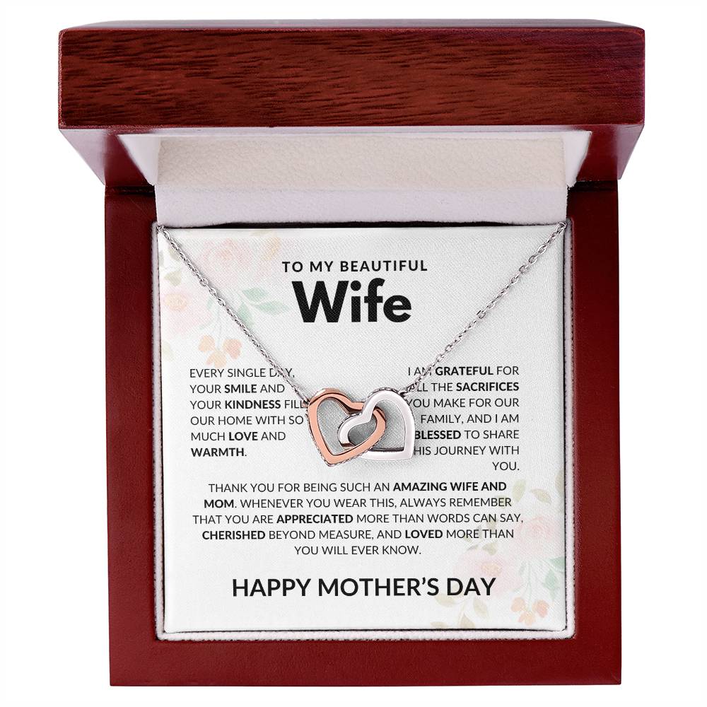 Amazing Wife and Mom - Interlocking Hearts Necklace