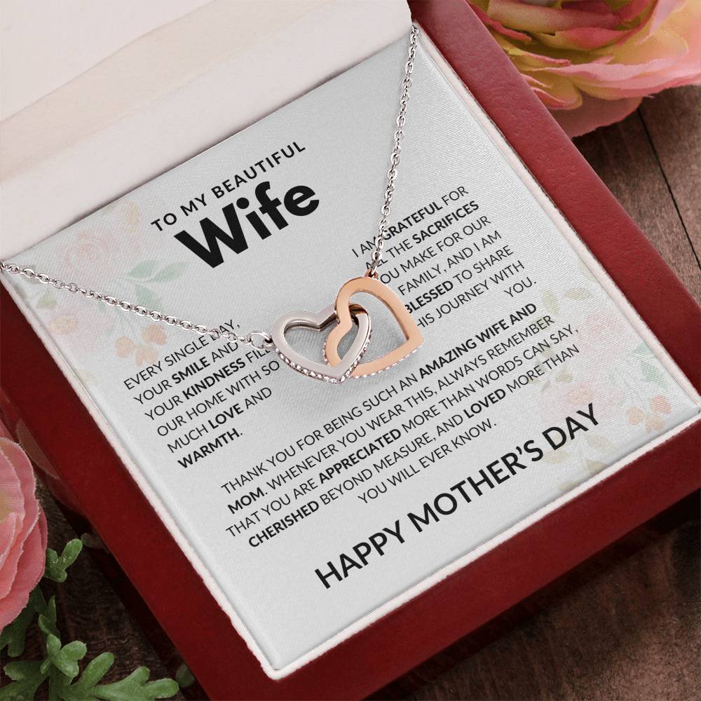 Amazing Wife and Mom - Interlocking Hearts Necklace