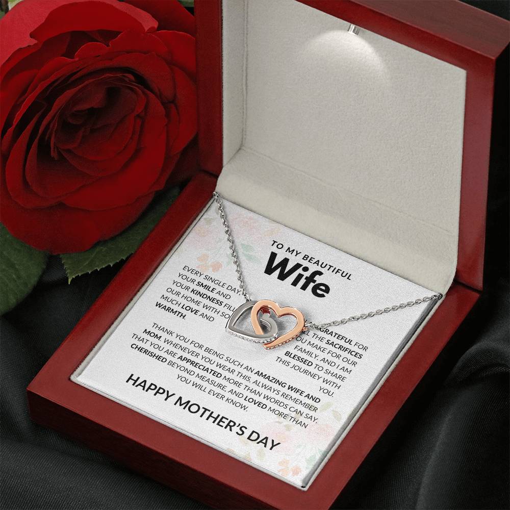 Amazing Wife and Mom - Interlocking Hearts Necklace