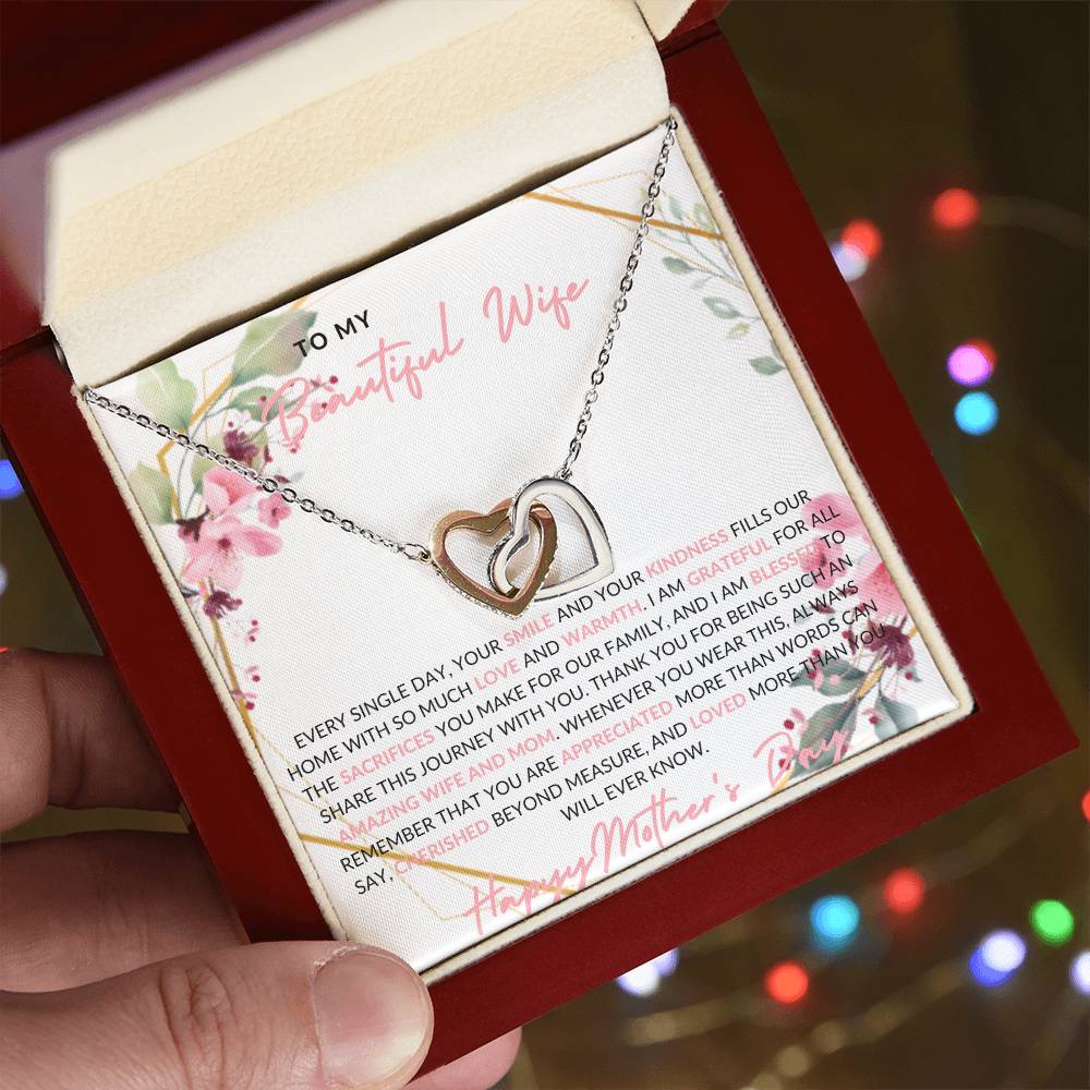 Amazing Wife and Mom - Interlocking Hearts Necklace