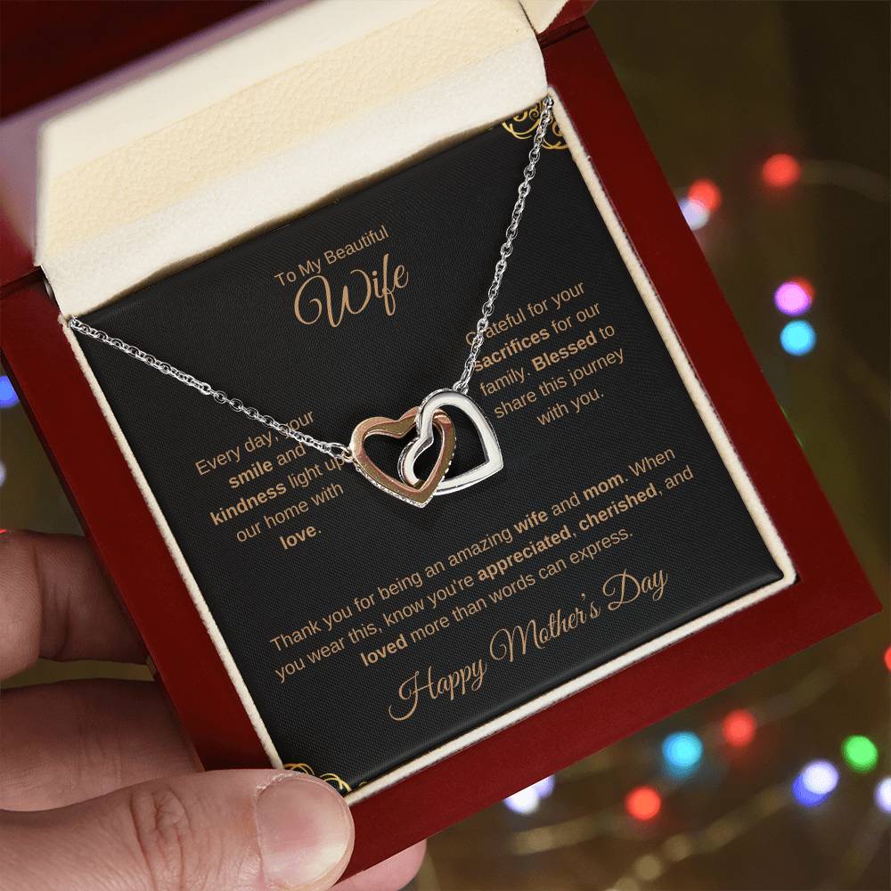 Amazing Wife and Mom - Interlocking Hearts Necklace