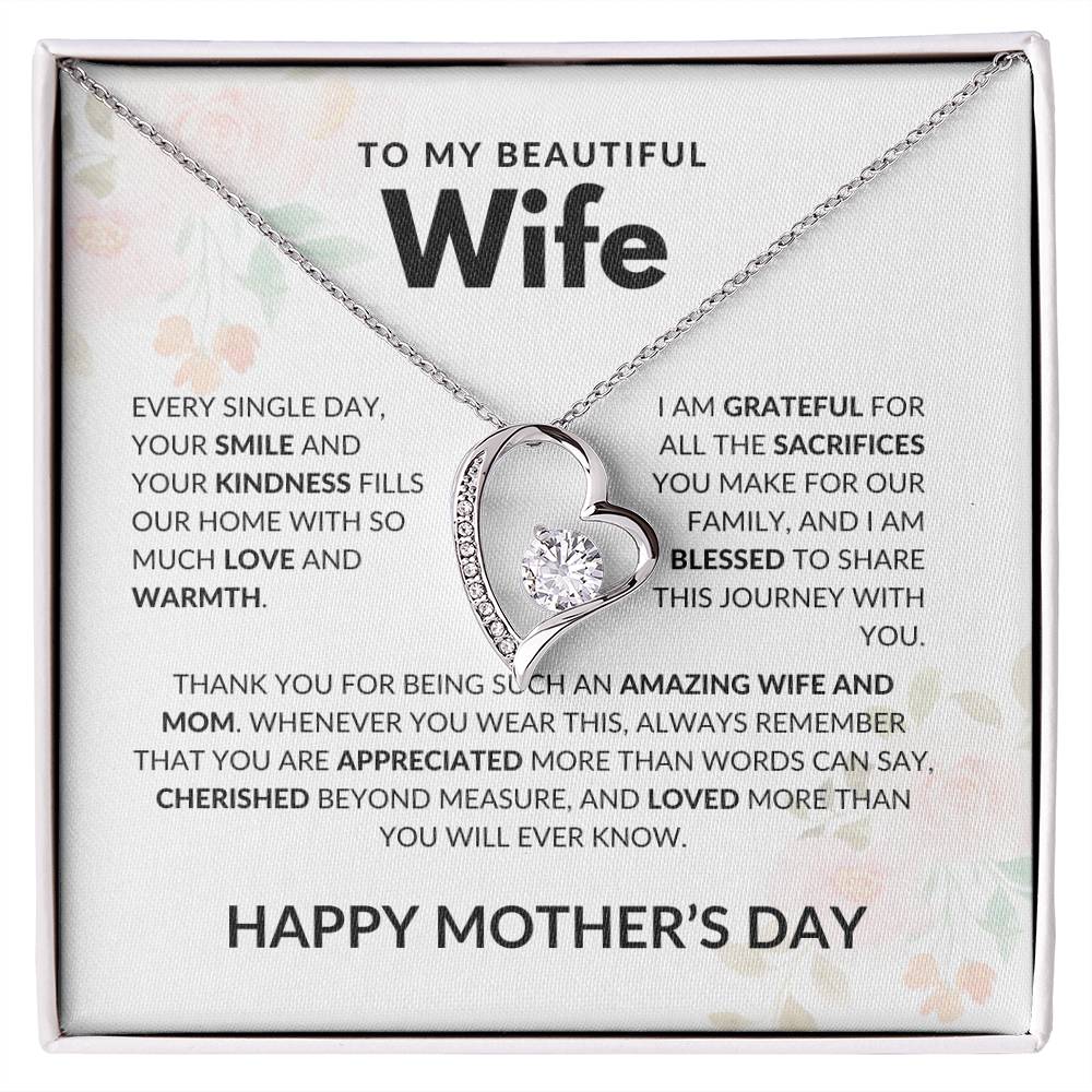 Amazing Wife and Mom - Forever Love Necklace