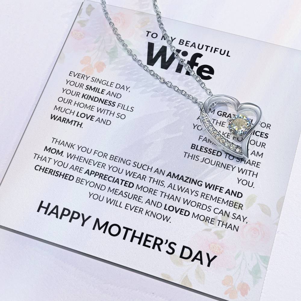 Amazing Wife and Mom - Forever Love Necklace