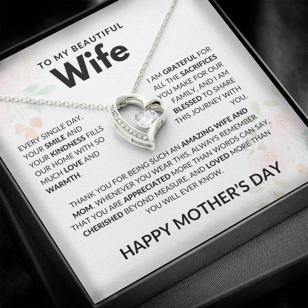 Amazing Wife and Mom - Forever Love Necklace