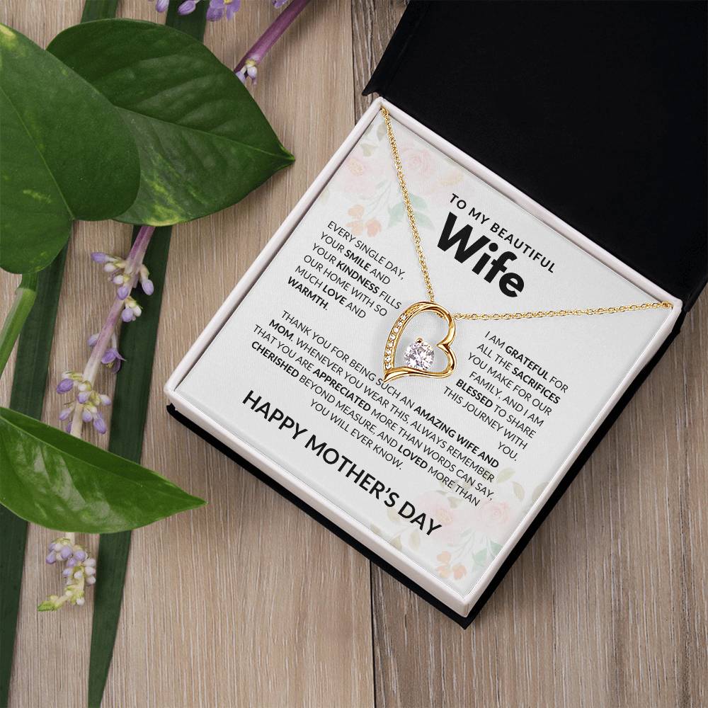 Amazing Wife and Mom - Forever Love Necklace