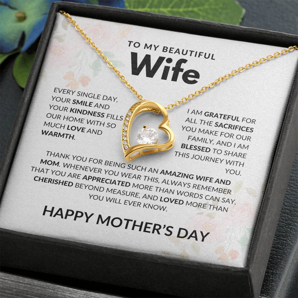 Amazing Wife and Mom - Forever Love Necklace